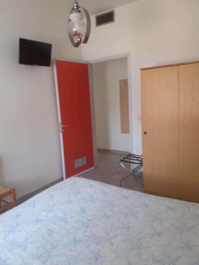 One-Bedroom Apartment,1552934188:JPEG