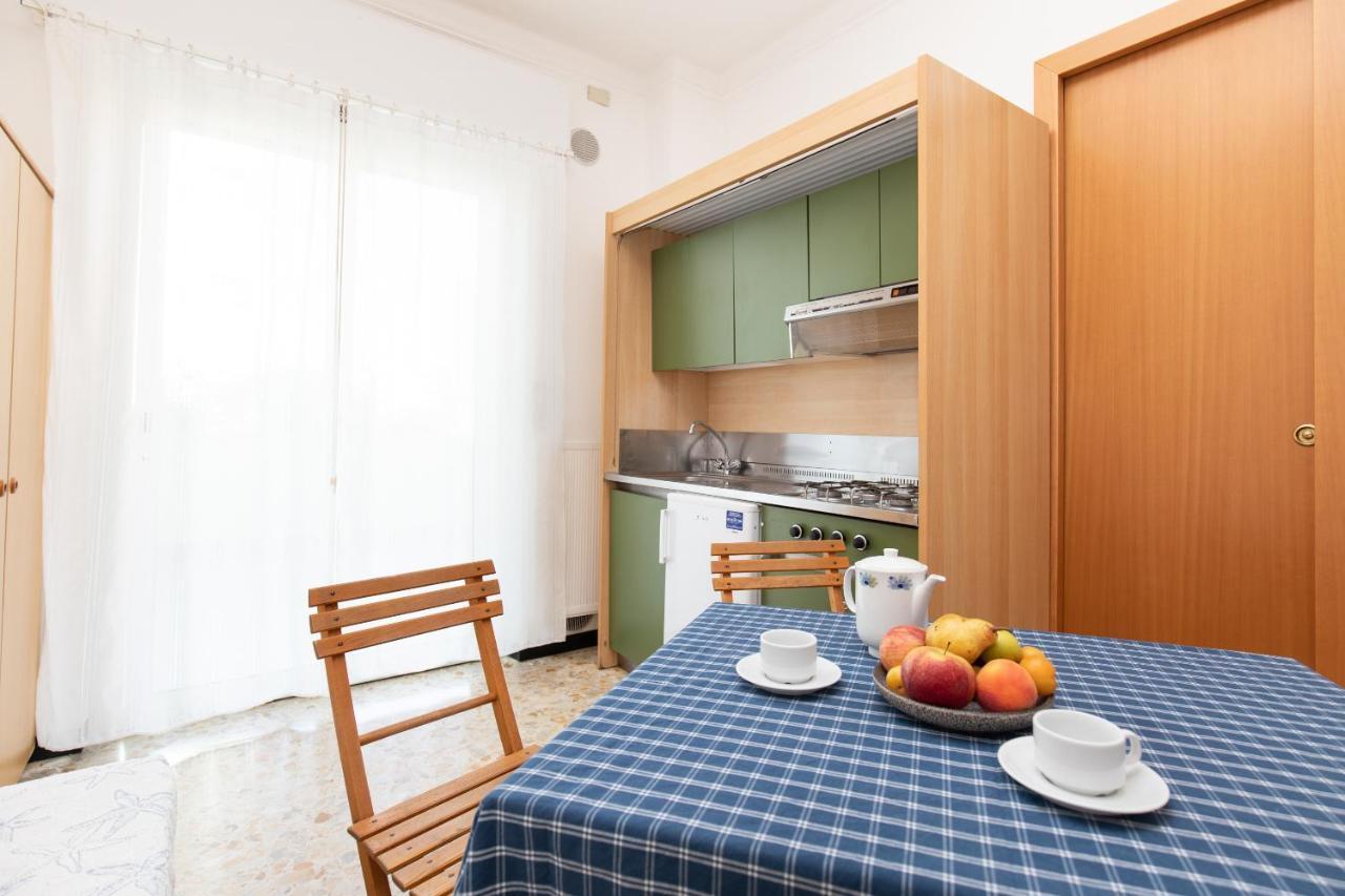 Studio Apartment (2 Adults),1052329228:JPEG